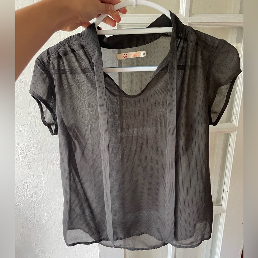 Green lightweight blouse, Tulle, Size Medium (fits like a small)
